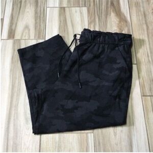 Lululemon Athletica Crop Bottoms 16